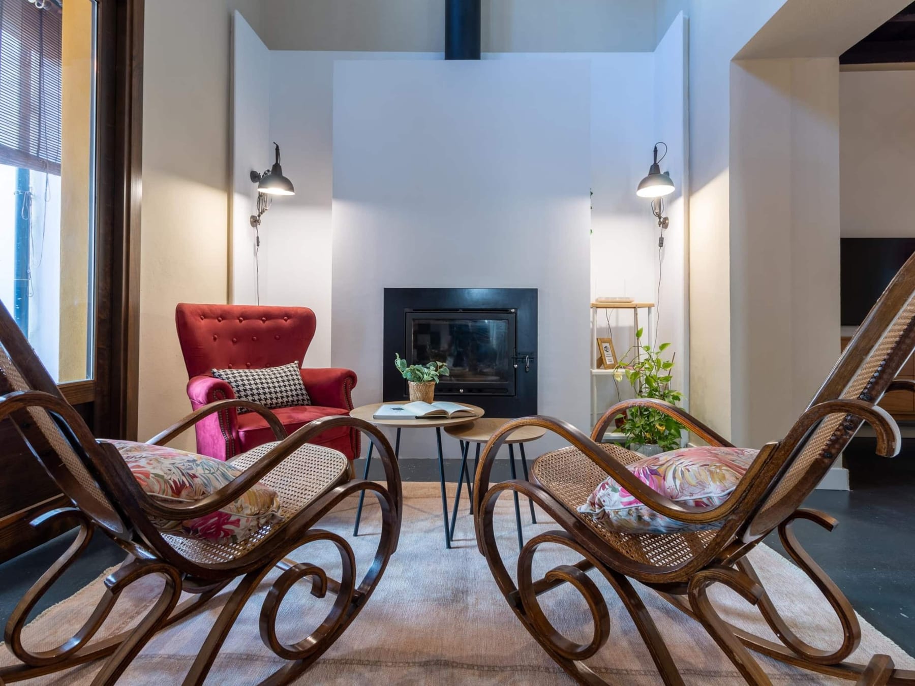 El Patio de Salomé · salón con mecedoras